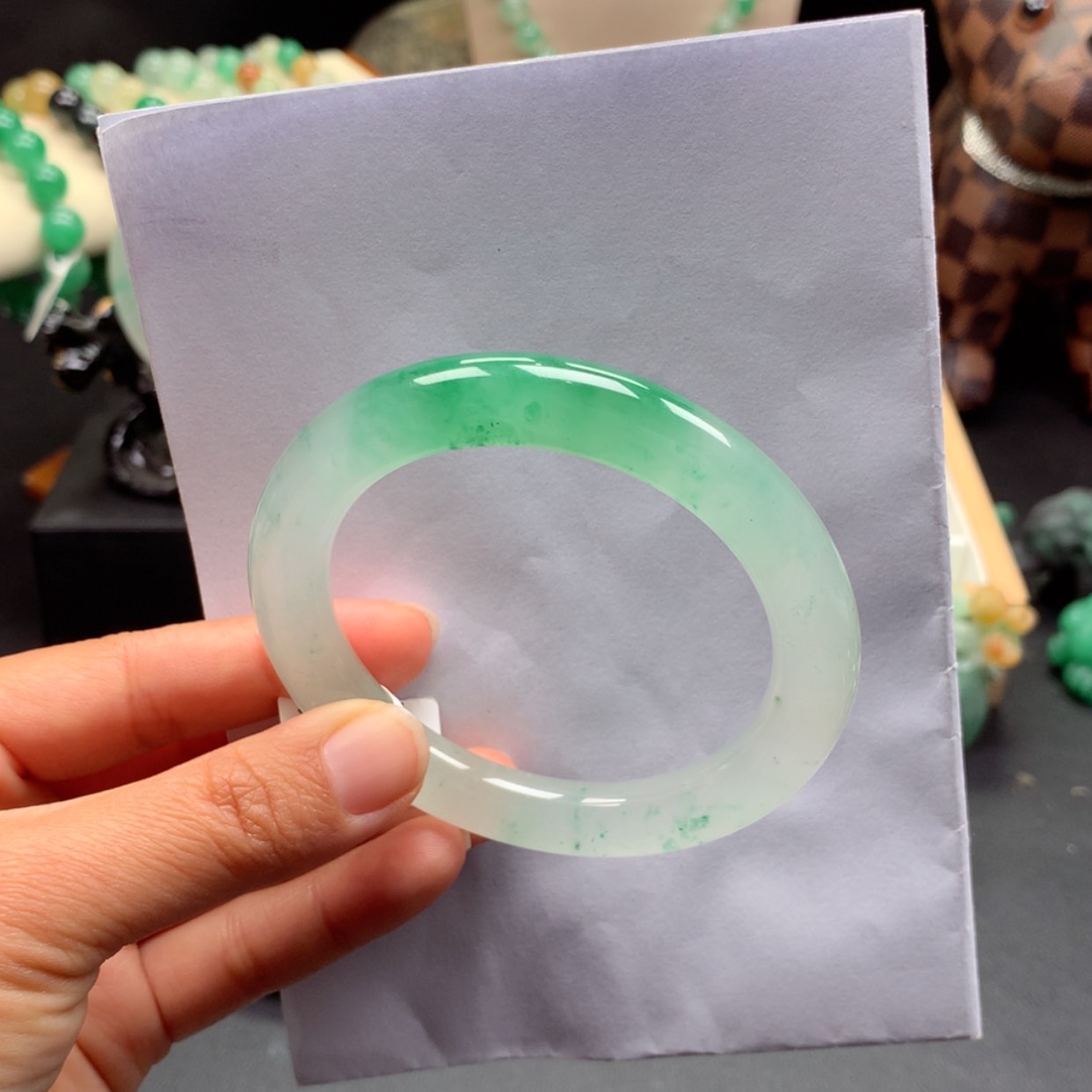 【闪购商品】未镶嵌手镯石英质玉