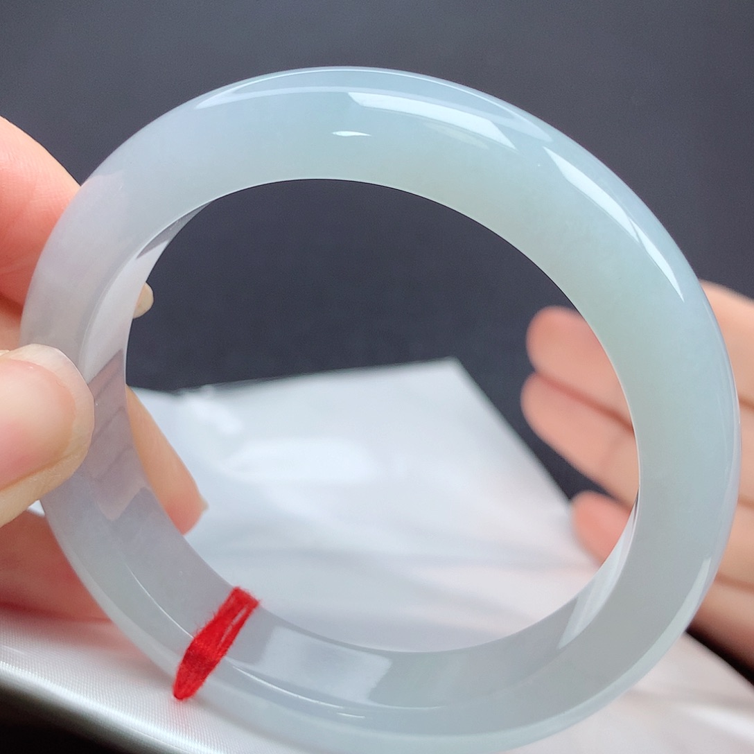 翡翠手镯未镶嵌11n n n n n n n