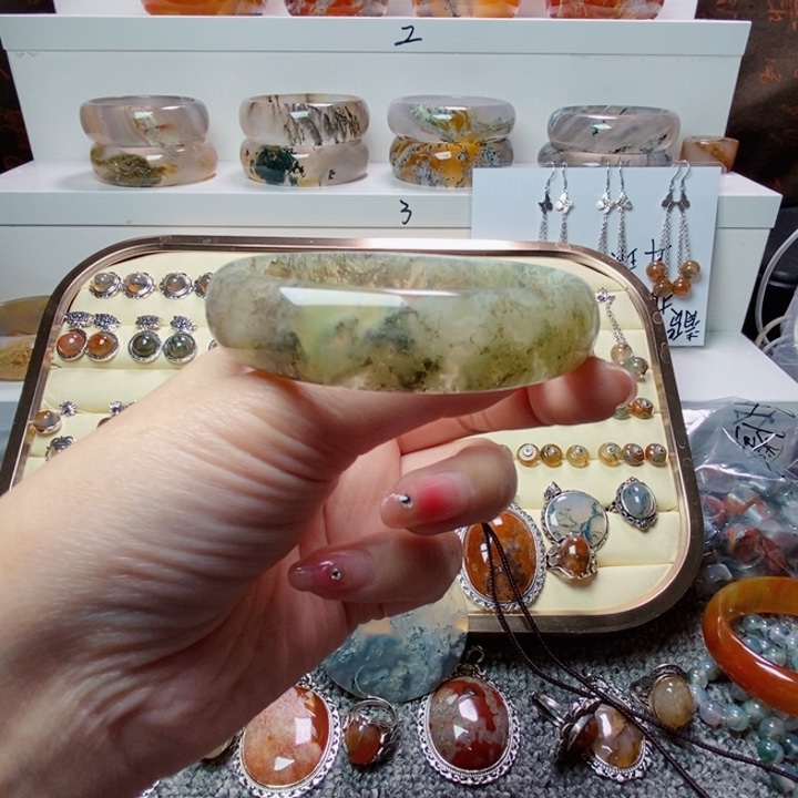 玛瑙/玉髓手镯未镶嵌