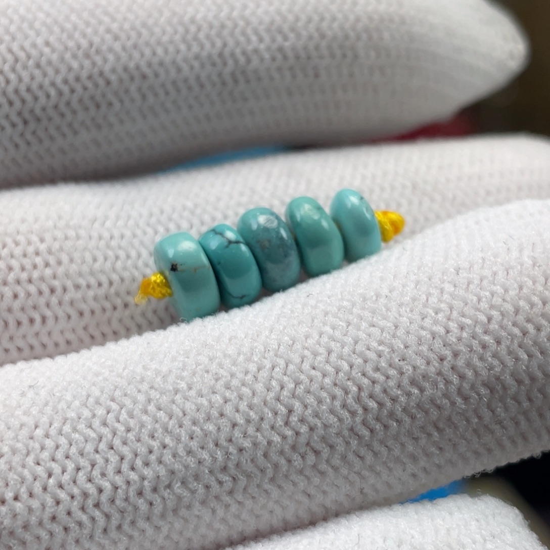 绿松石未镶嵌挂件