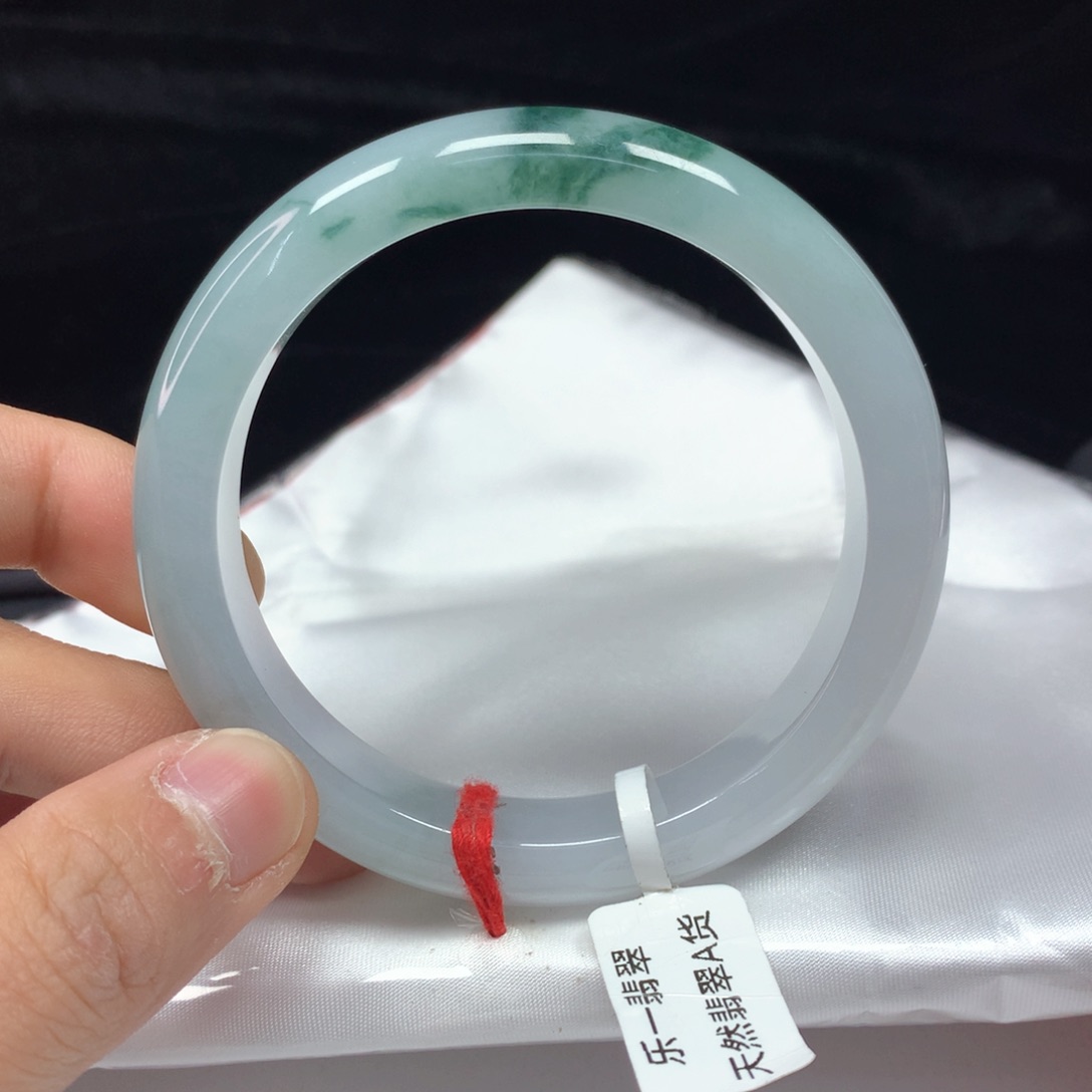 翡翠手镯（圆镯）未镶嵌58.5