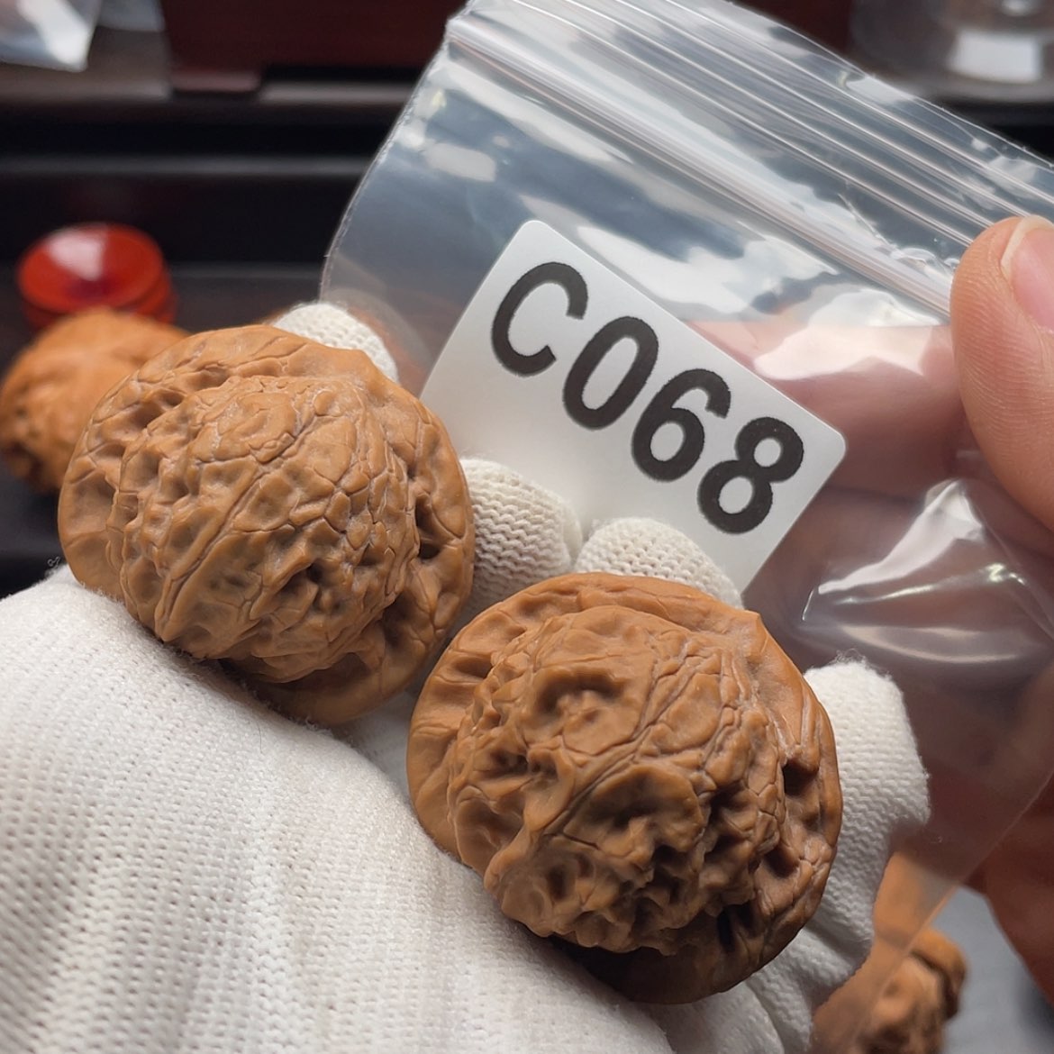 【闪购商品】文玩核桃吊坠美**生C068图图39.5