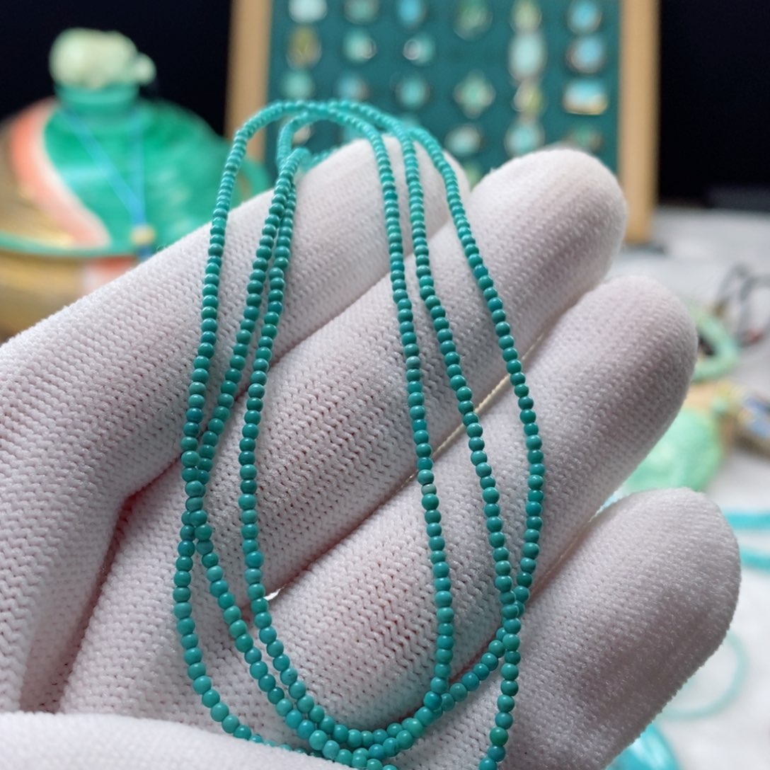 绿松石颈饰未镶嵌