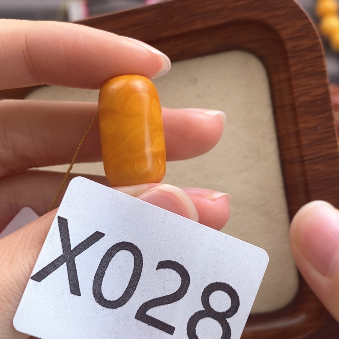 蜜蜡珠宝奇石未镶嵌