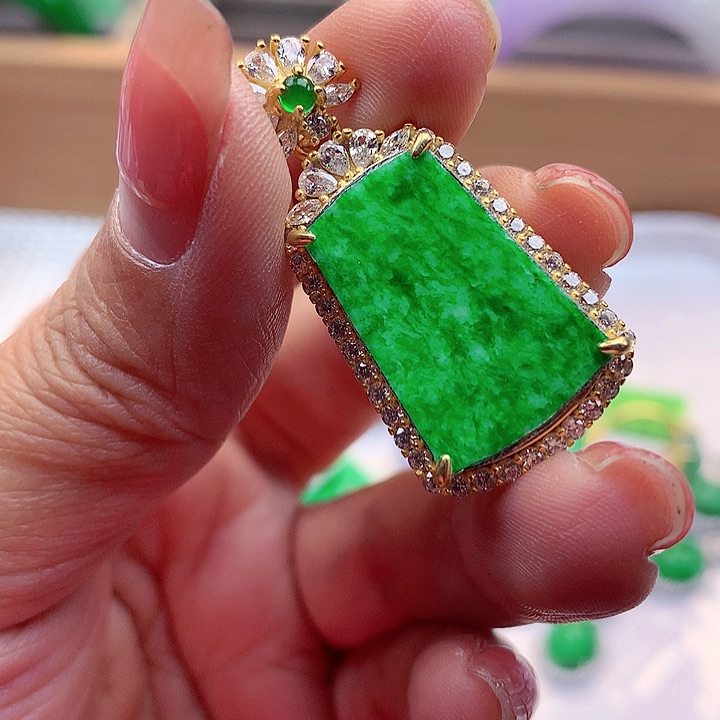 翡翠颈饰银S925镶嵌翡翠