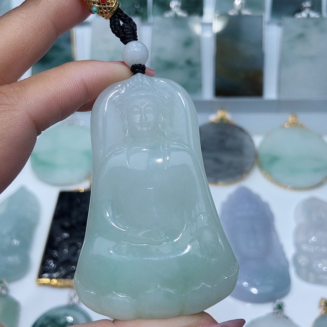 翡翠颈饰未镶嵌缅甸