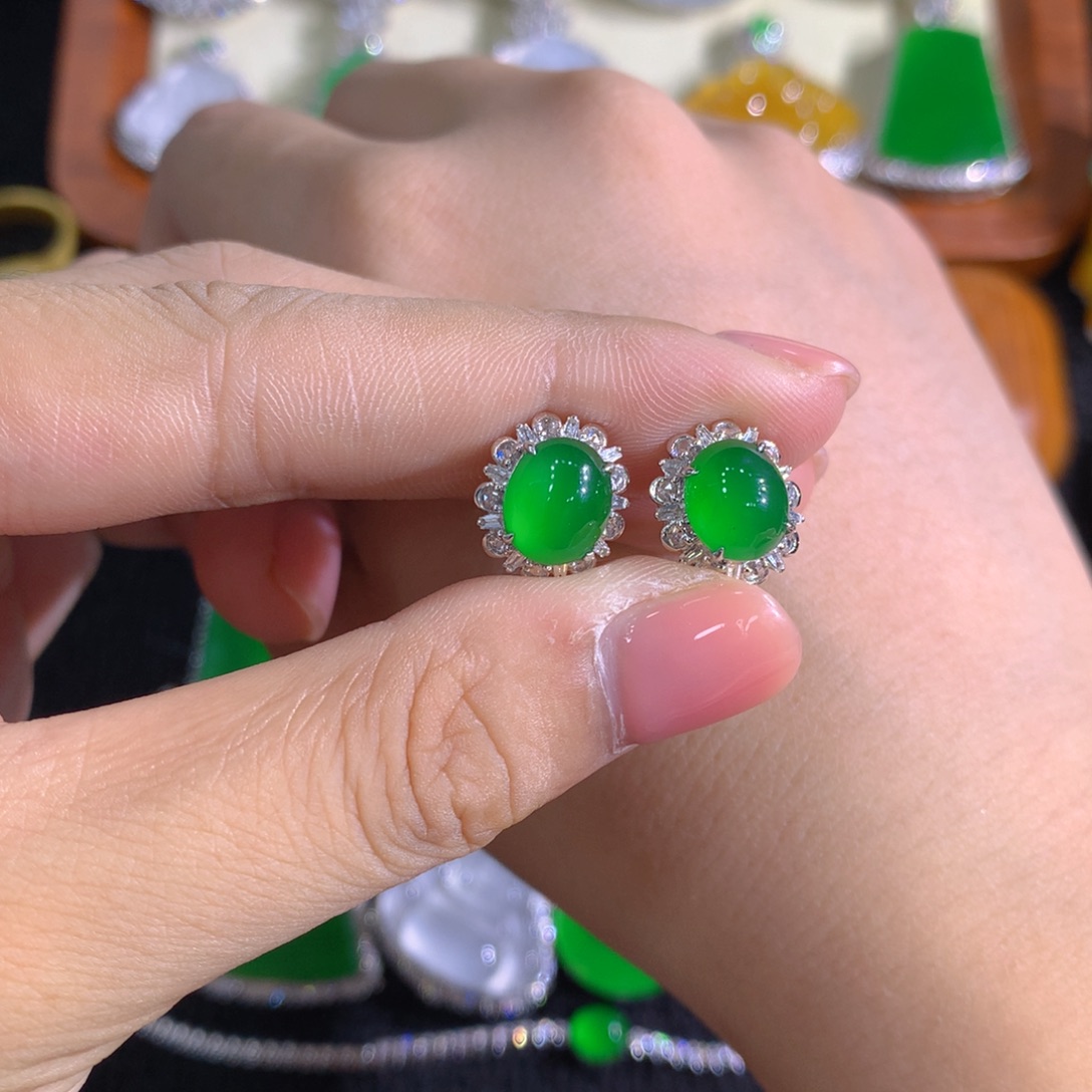 翡翠18K金镶嵌耳饰