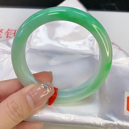 翡翠手镯未镶嵌007 天然翡翠A货