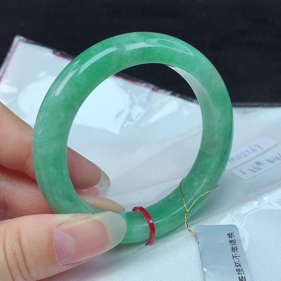 翡翠手镯未镶嵌55圈267