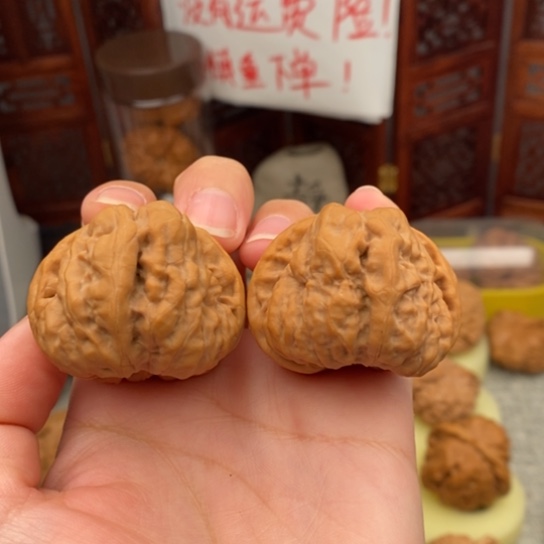 文玩核桃吊坠41开背大肚子蛤蟆头