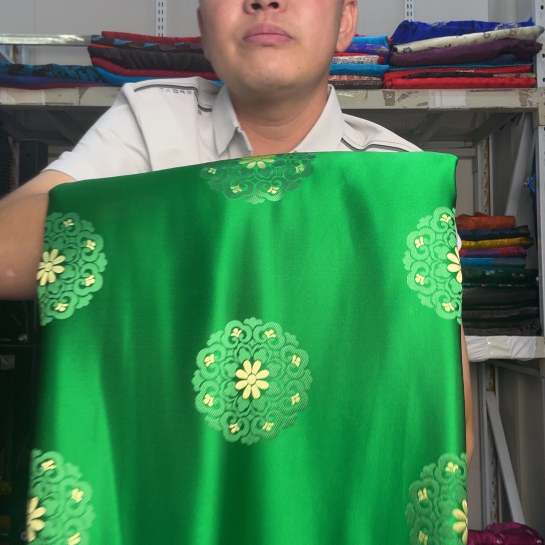杭州丝绸7米长，宽75cm
