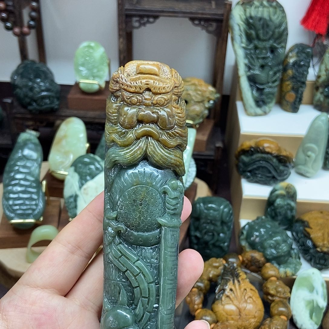 岫岩河磨玉（透闪石质玉）未镶嵌把件e***w