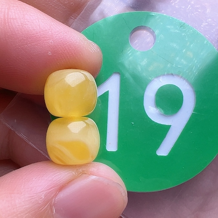 未镶嵌蜜蜡裸石8.5m m