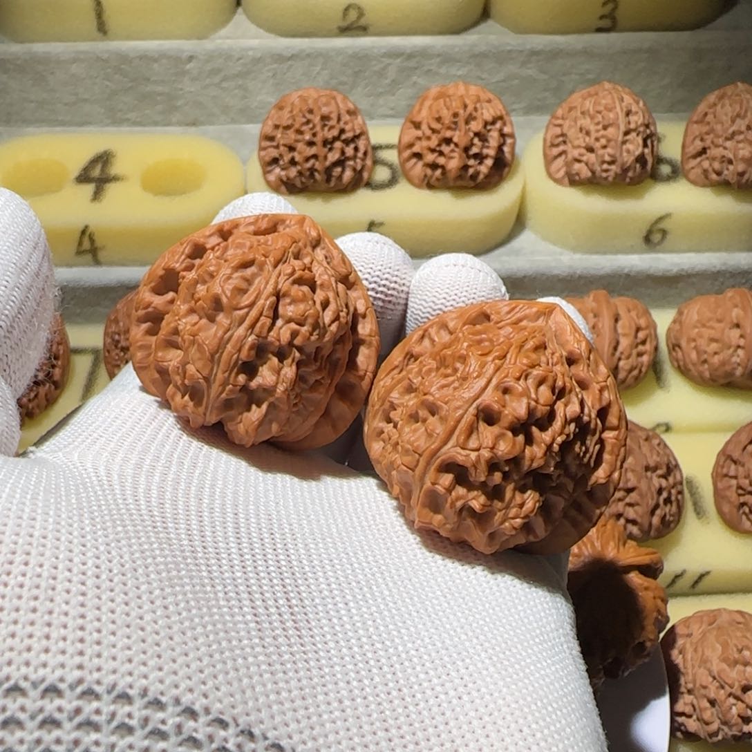 文玩核桃把件4号41三角白