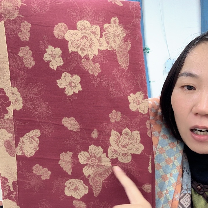 棉棉红卡牡丹宽边床单