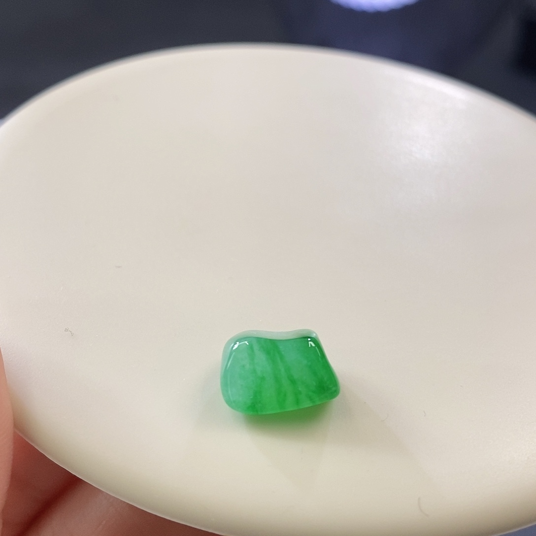 翡翠未镶嵌挂件随行