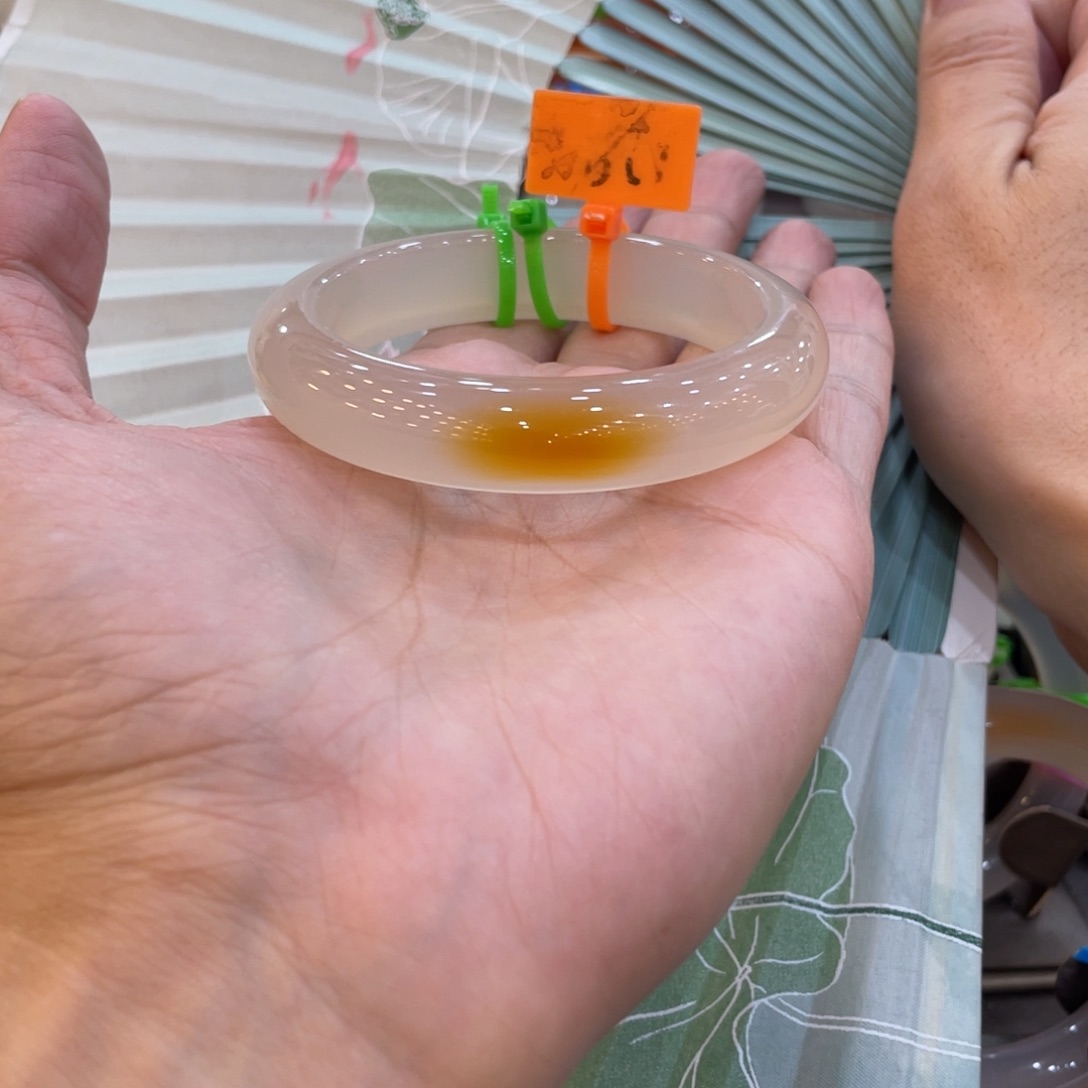 玛瑙/玉髓手镯未镶嵌笨*