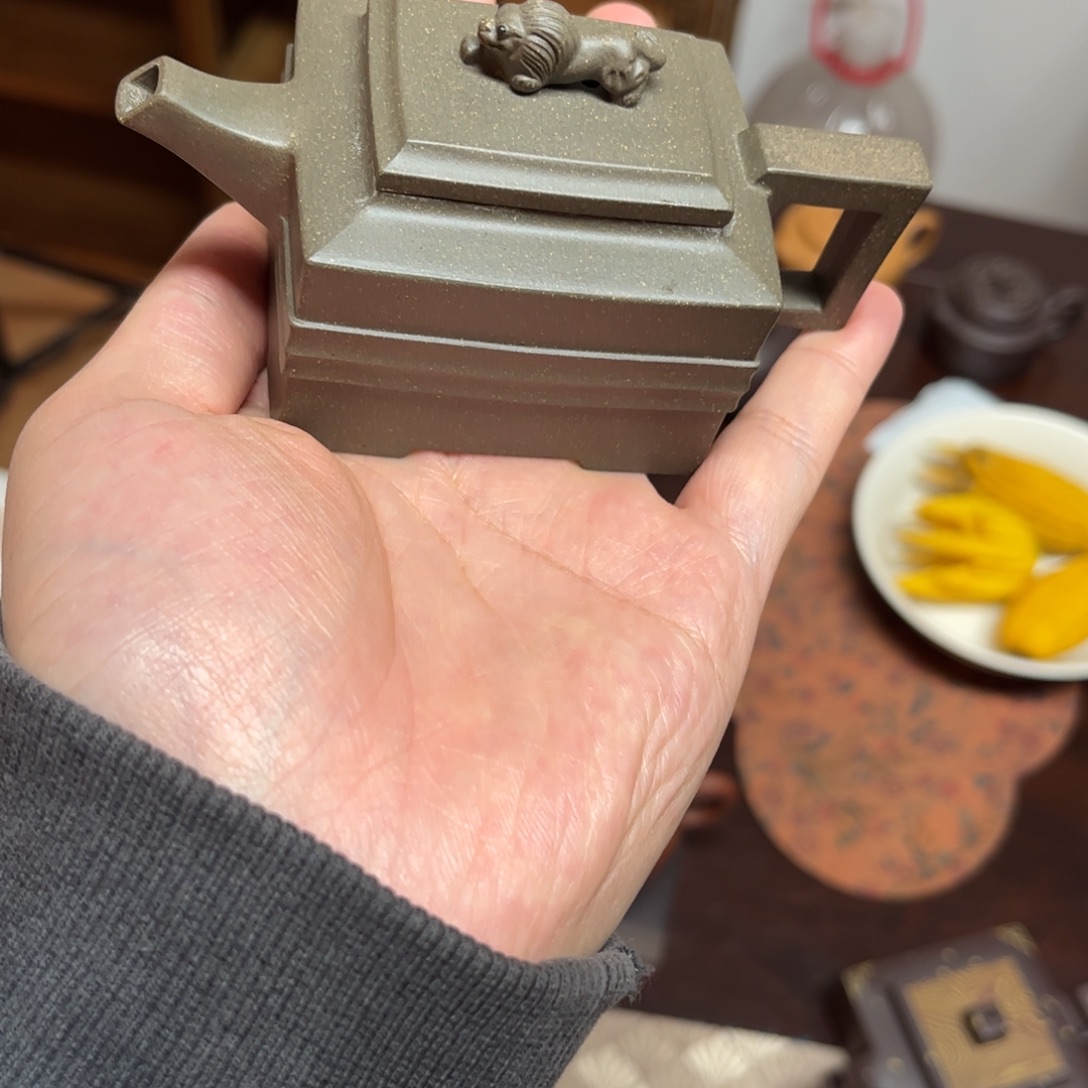 高***和茶壶紫砂青段狮子