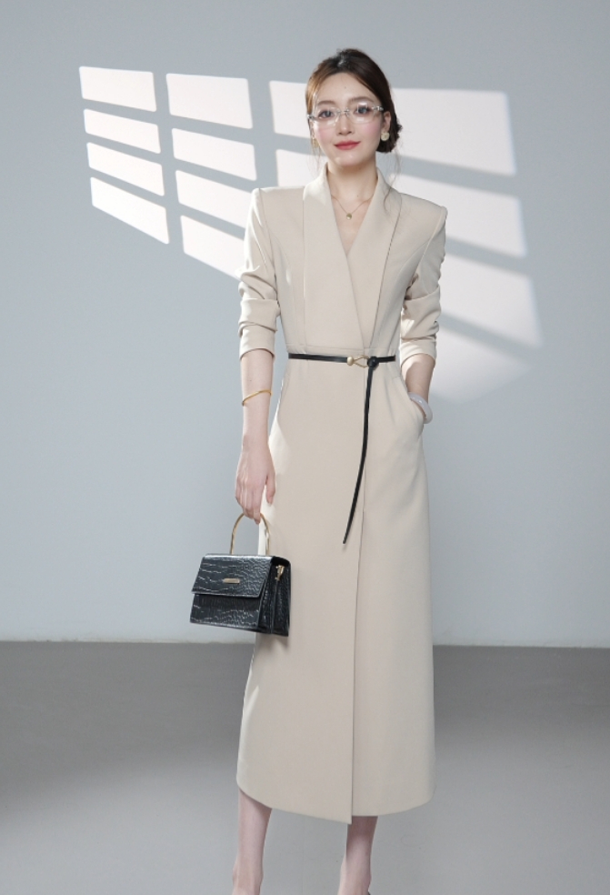 [耀飞原创3615]杏白色秋季优雅气质简约法式收腰显瘦时尚连衣裙