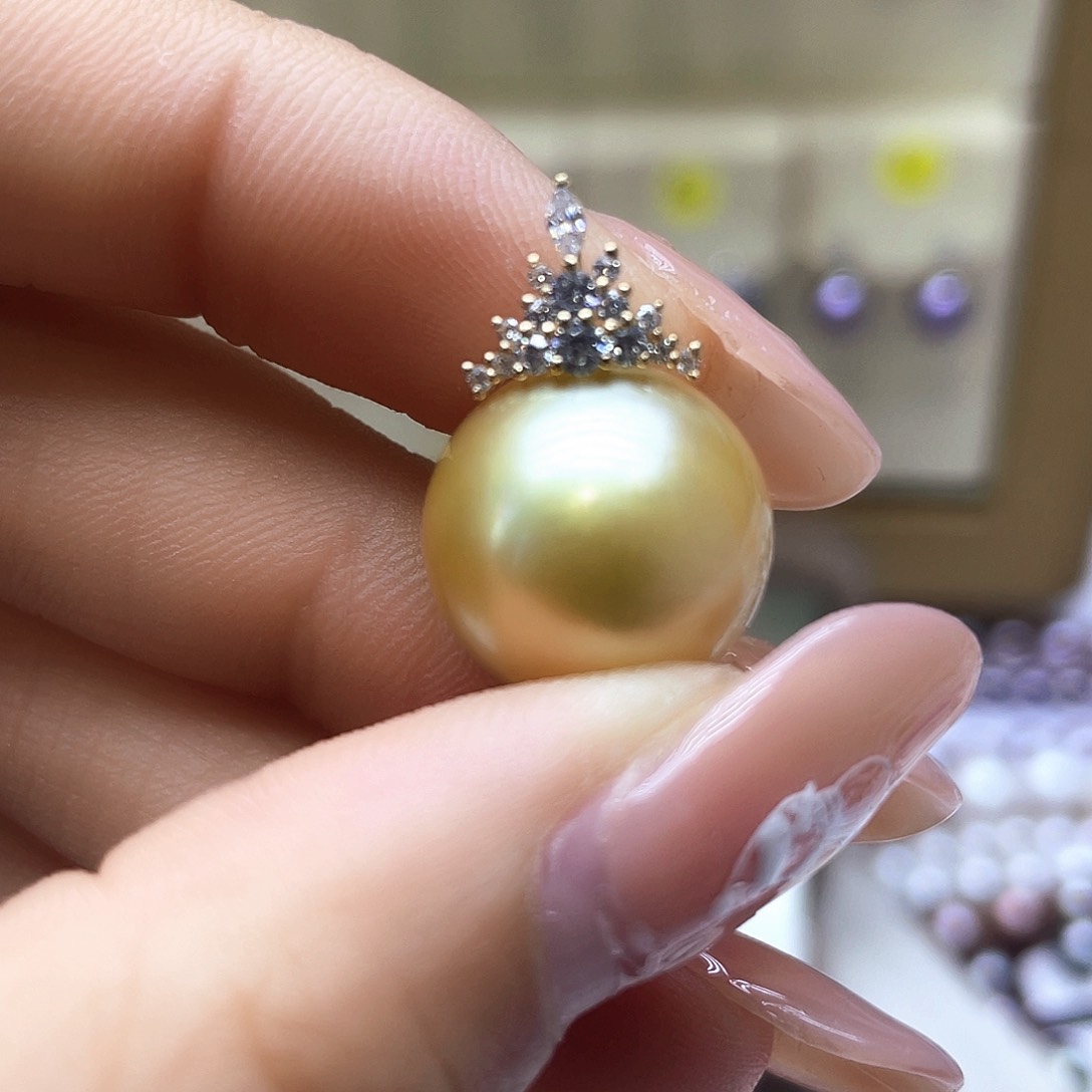 海水珍珠颈饰18K金镶嵌