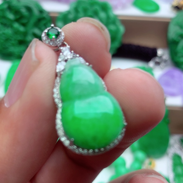 翡翠未镶嵌吊坠(不含链)