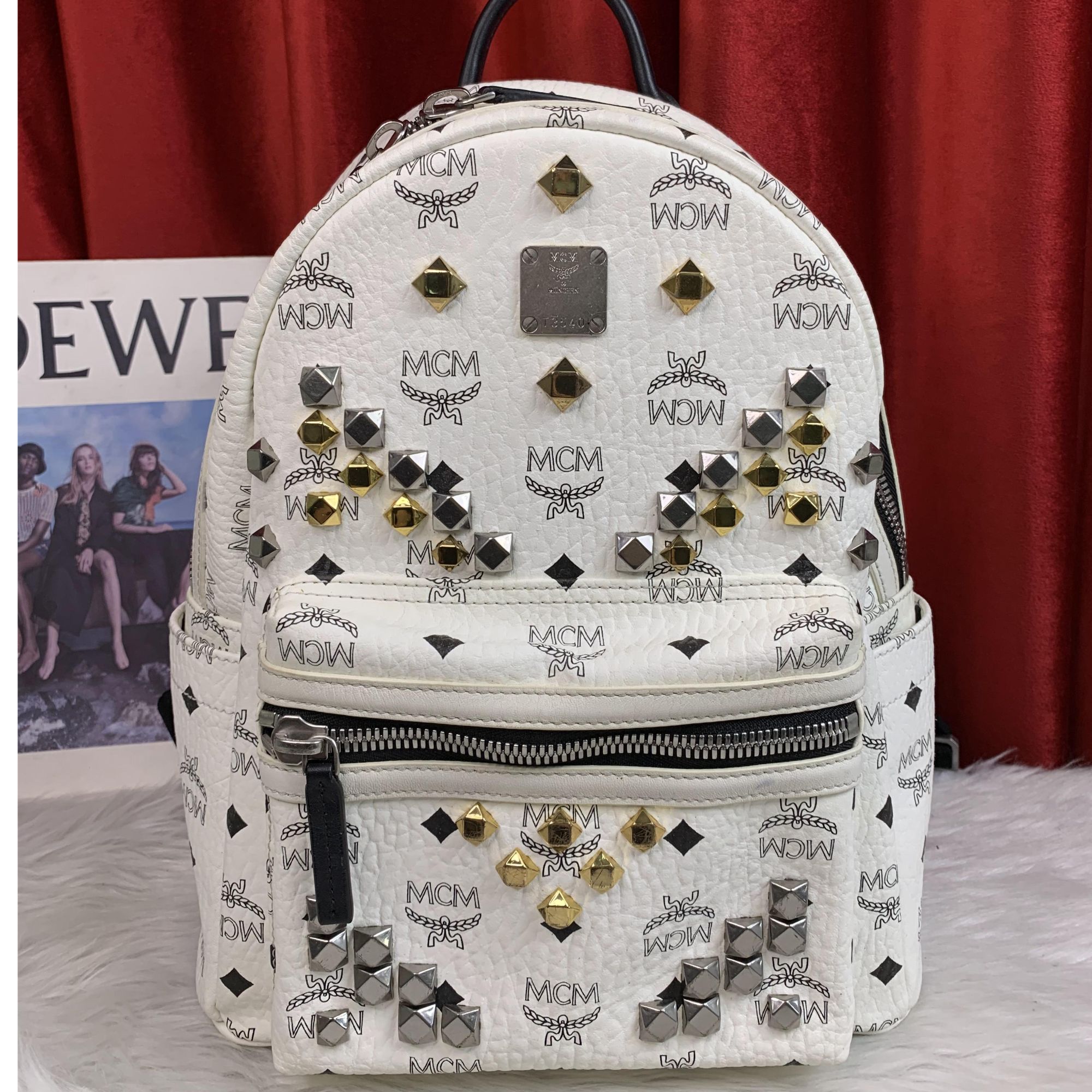 95新 MCM 白色铆钉小号双肩包/SD10618032/8032