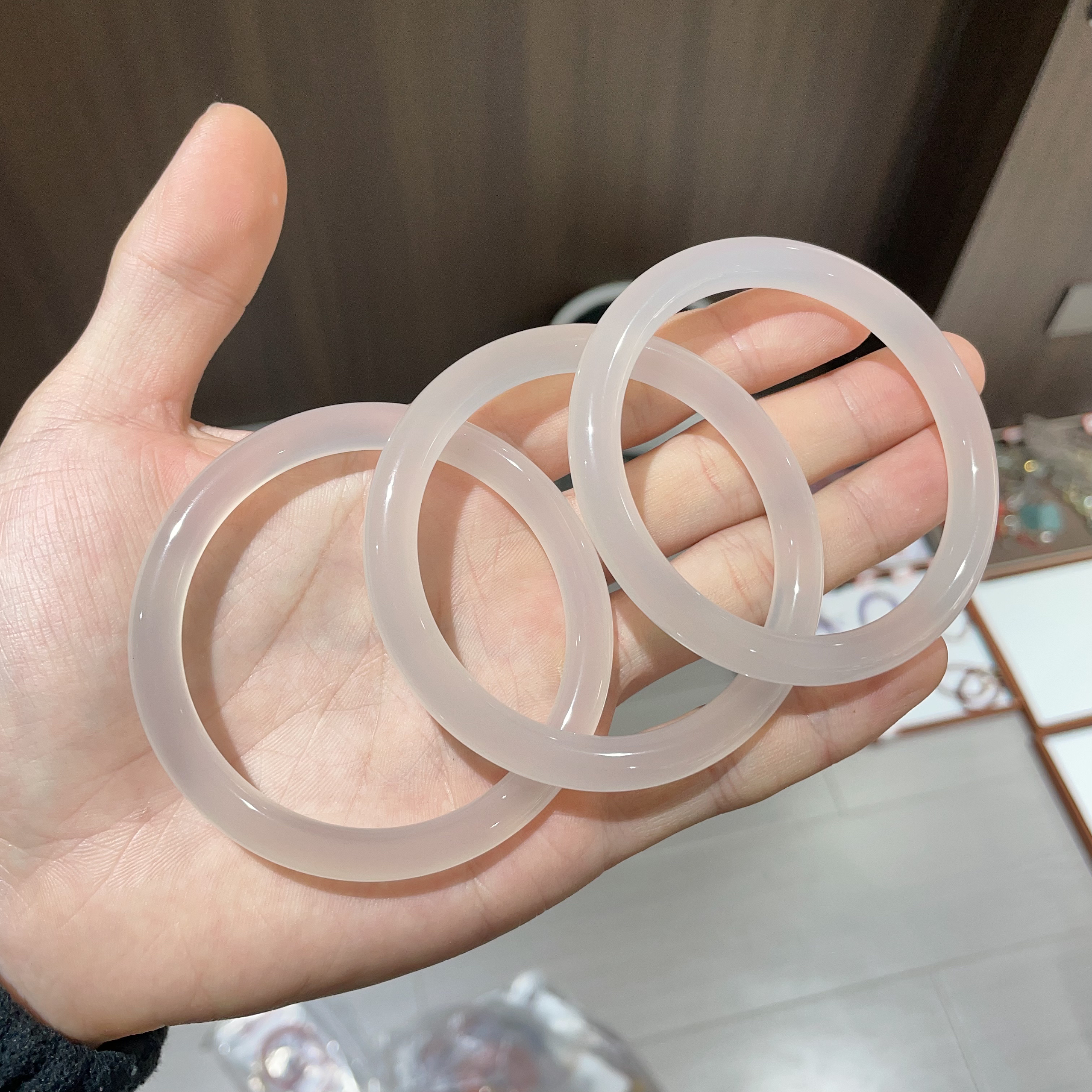 天然玉髓圆条手镯多样性发其一Ls带天然纹理结构