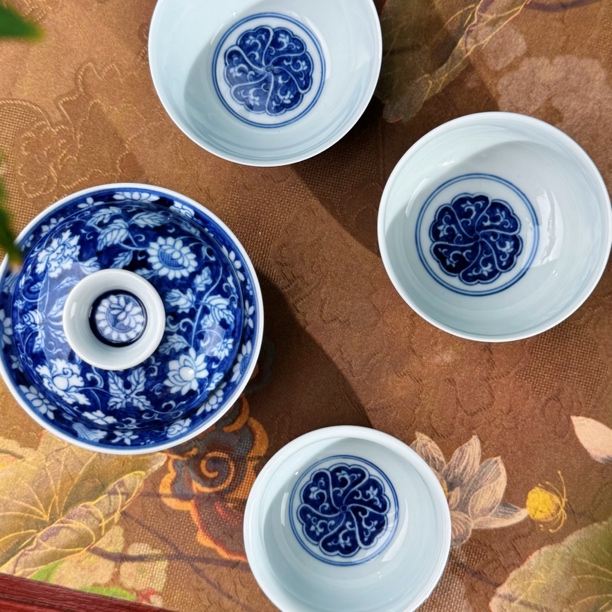 秘制缠枝蓝地白花盖碗景德镇泡茶盖碗