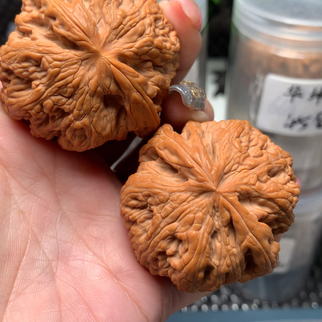 文玩核桃把件风****哥47-16685-1