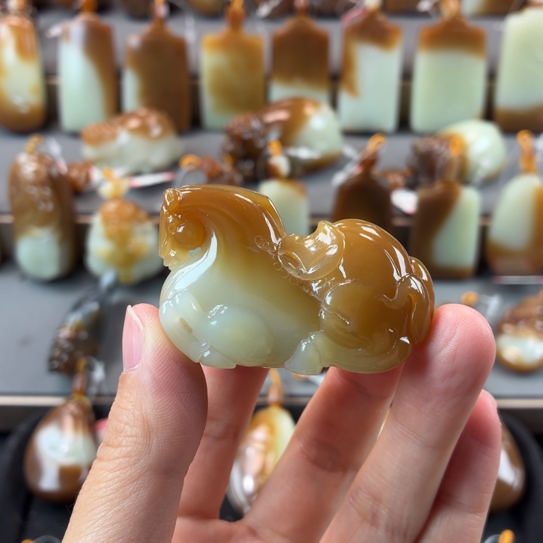 和田玉未镶嵌颈饰