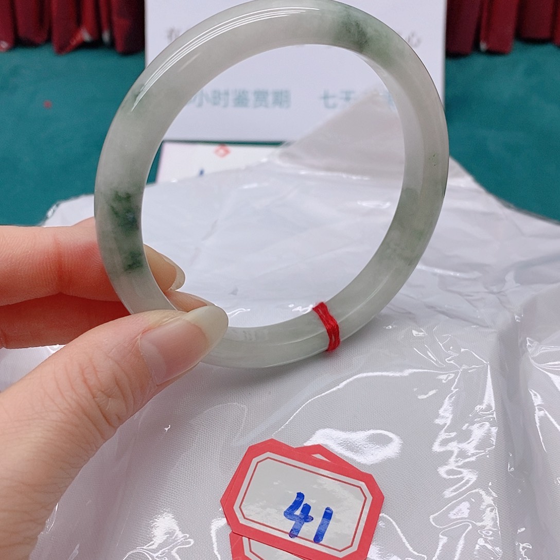 翡翠手镯未镶嵌芷*41111111111