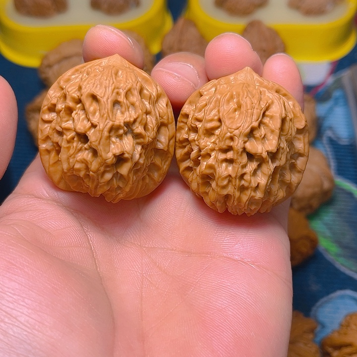 文玩核桃吊坠龙脉元宝