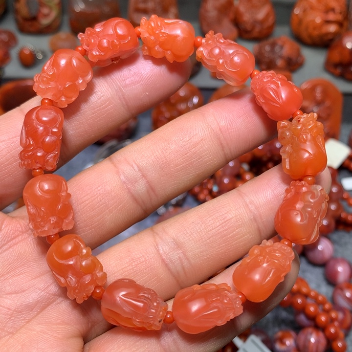 南红玛瑙手串未镶嵌