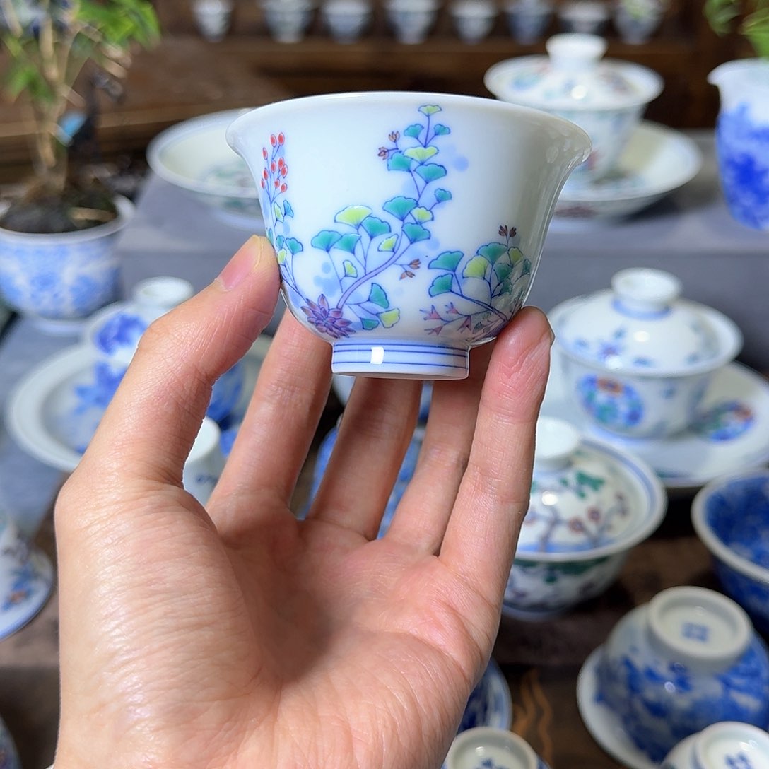 小****下明逸堂斗彩银杏主人杯补单