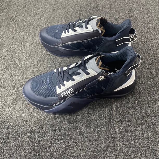 未使用 FENDI/芬迪 Flow拉链加系带满logo运动鞋40码全新公价8900