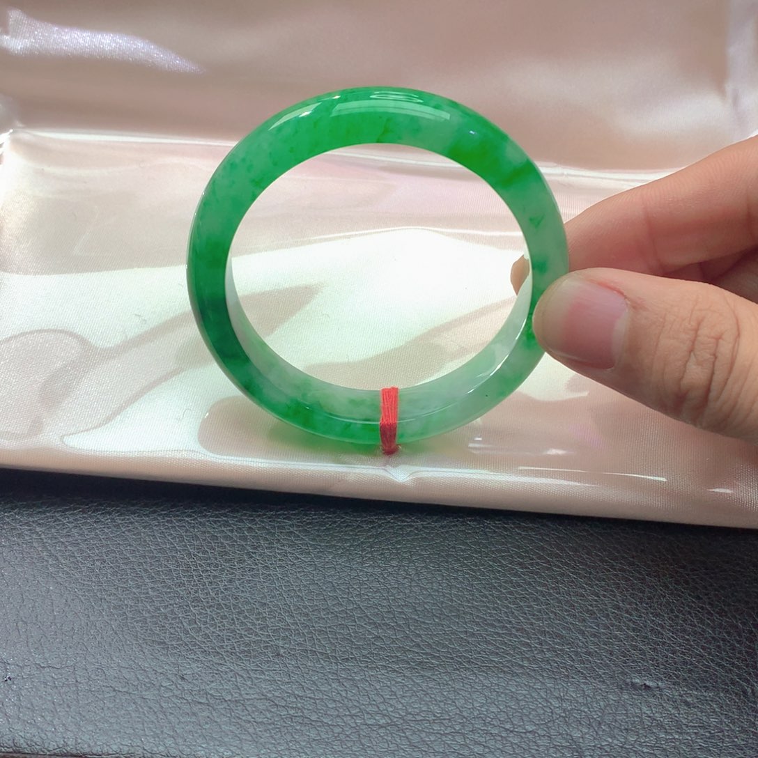 翡翠未镶嵌手镯正圈