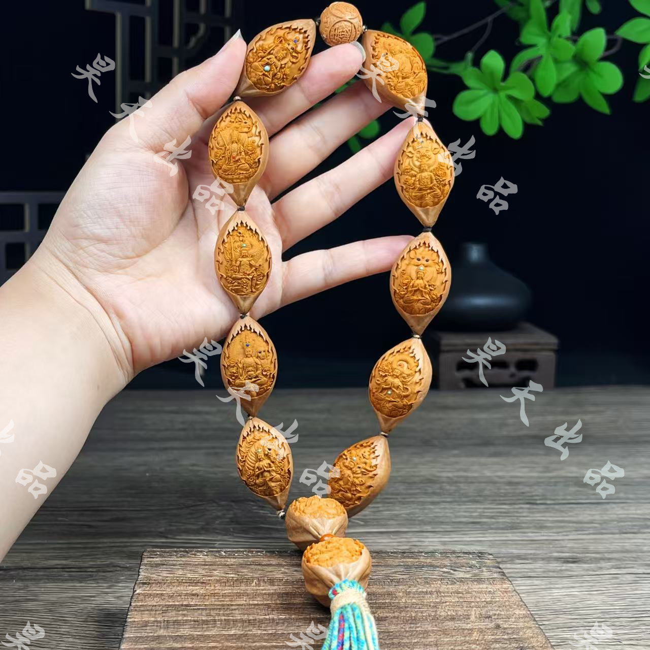 橄榄2.0金字十二生肖本命佛满镶嵌款手持