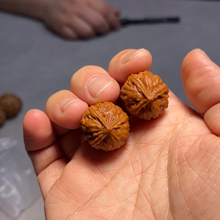 文玩核桃把件三棱685