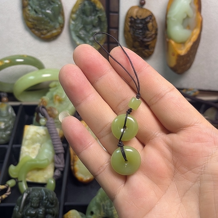 岫岩老玉（透闪石质玉）未镶嵌颈饰