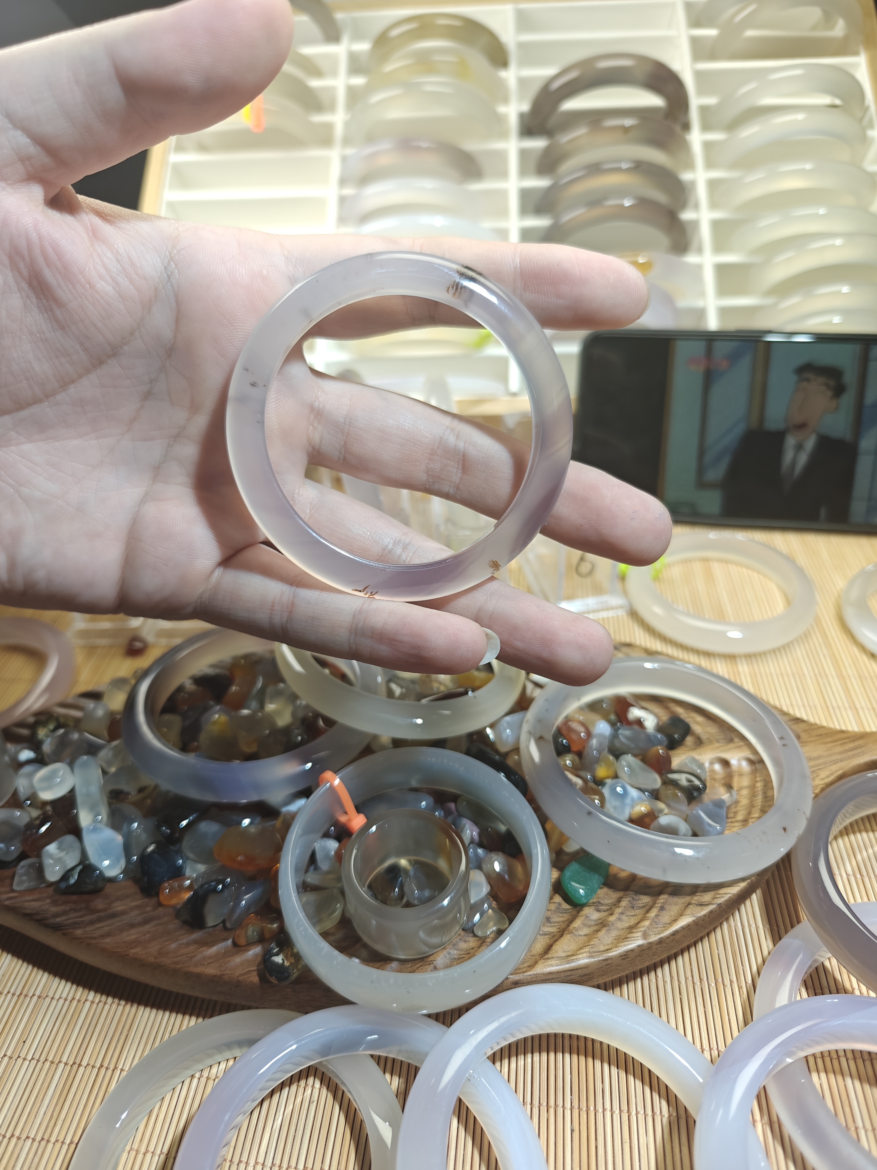 天然玛瑙手镯嘎嘎好