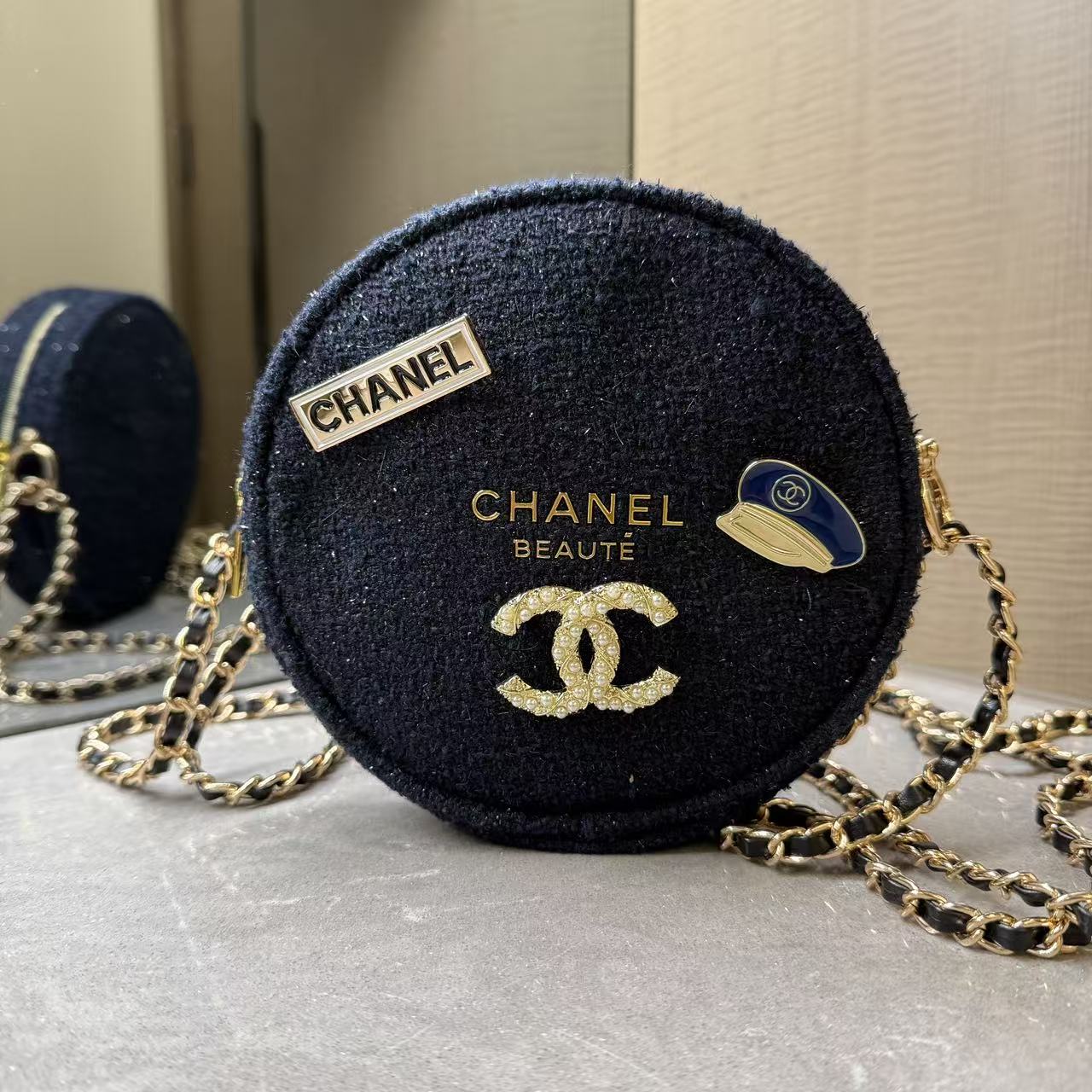 【佟掌柜专属】香奈儿藏蓝化妆包时尚简约百搭单品-d