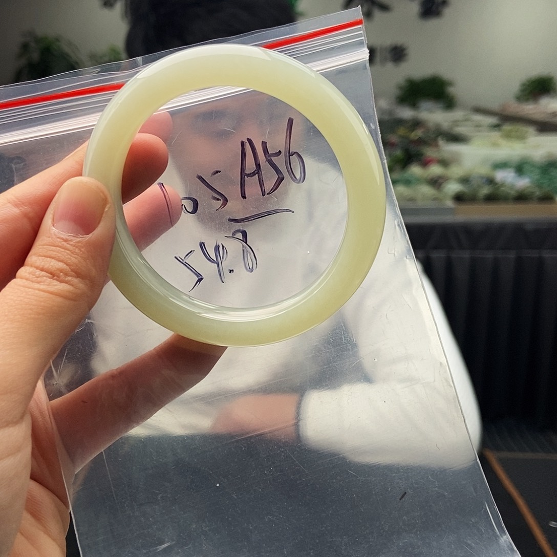 和田玉未镶嵌手镯拍一发一