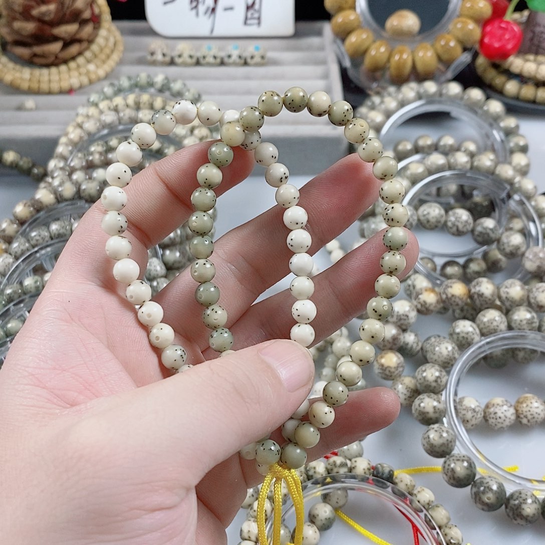 星月菩提吊坠0.6带月圆珠手持