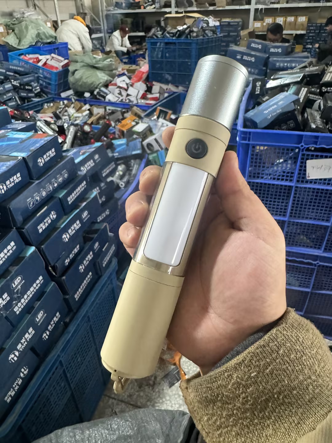 【微瑕】X49【小某米同款】168多功能车载应急露营变焦侧灯手电筒