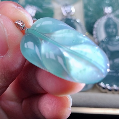 【闪购商品】翡翠颈饰18K金镶嵌天然翡翠