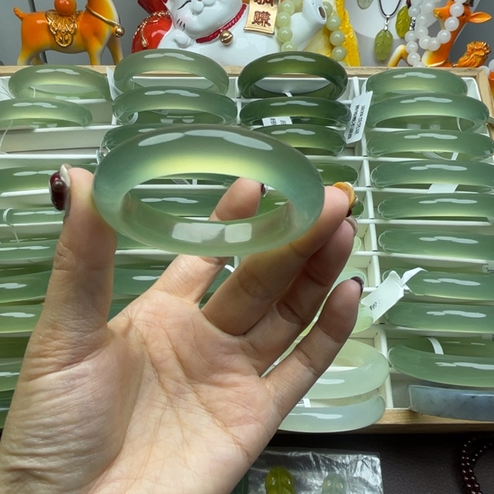 岫玉未镶嵌手镯岫玉