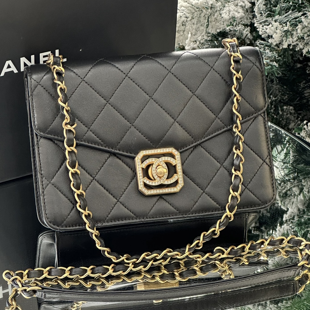 99新 Chanel/香奈儿 艾瑟尔奢品/21k黑金钻扣小号口盖包/8a0e
