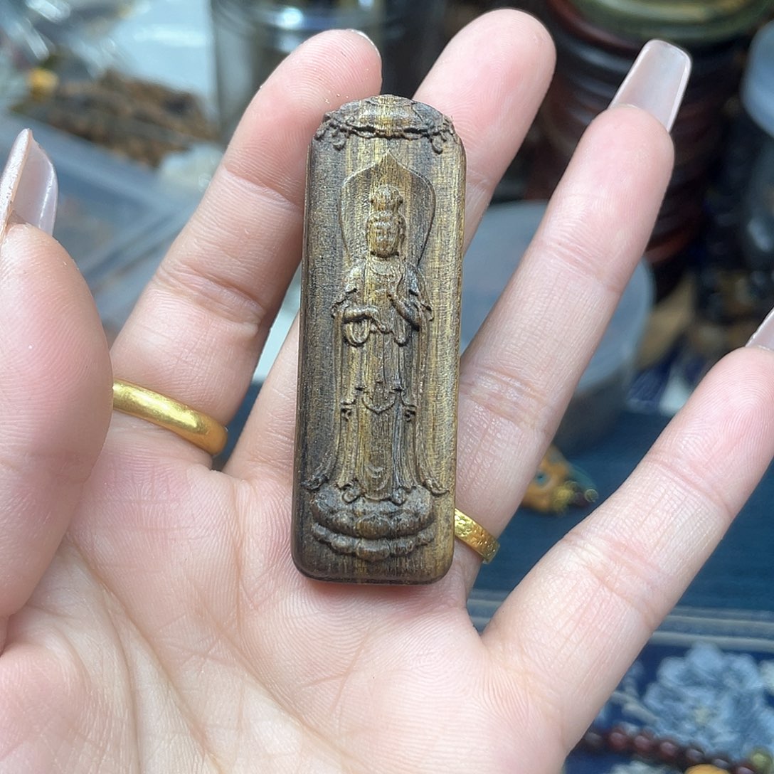 维腊木（绿檀）无事牌