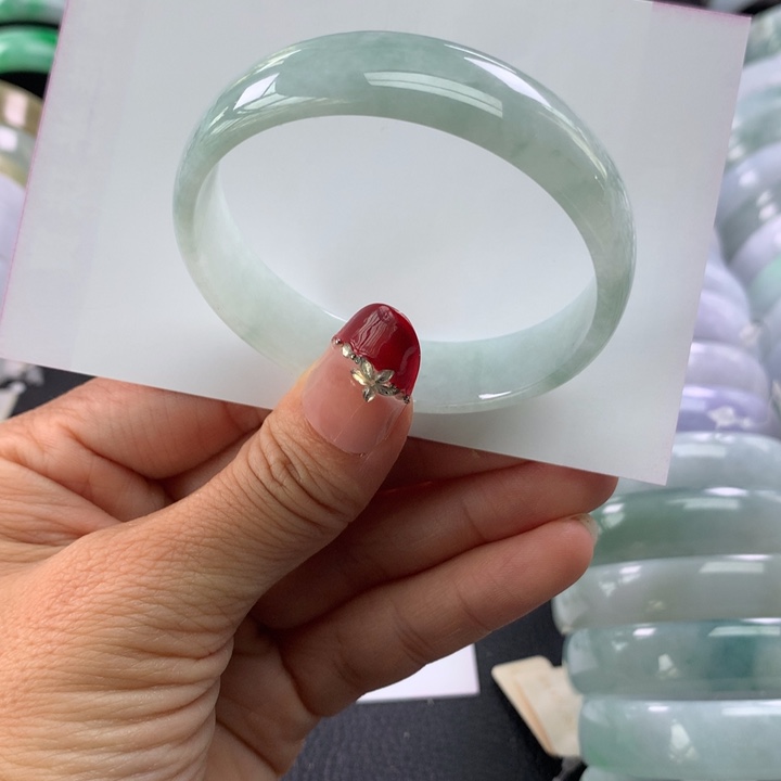 翡翠未镶嵌手镯公主50+