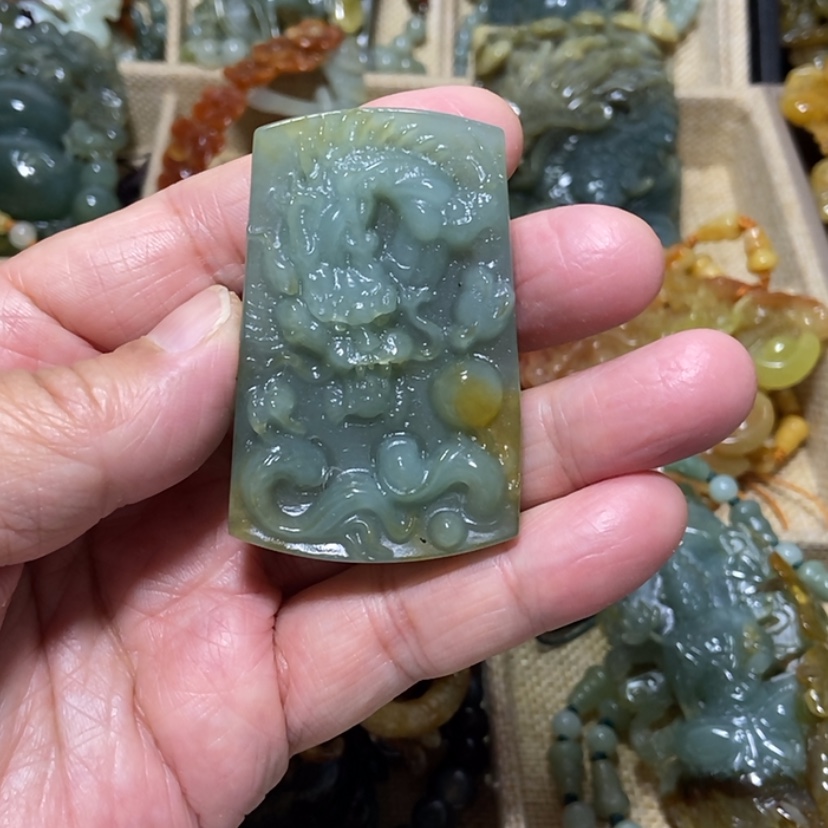 【闪购商品】蛇纹石玉颈饰未镶嵌